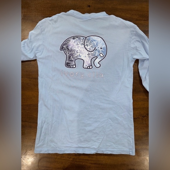 ivory ella Tops - Ivory Ella Long Sleeve Pocket Graphic Tee T Shirt Womens S Small Light Blue
